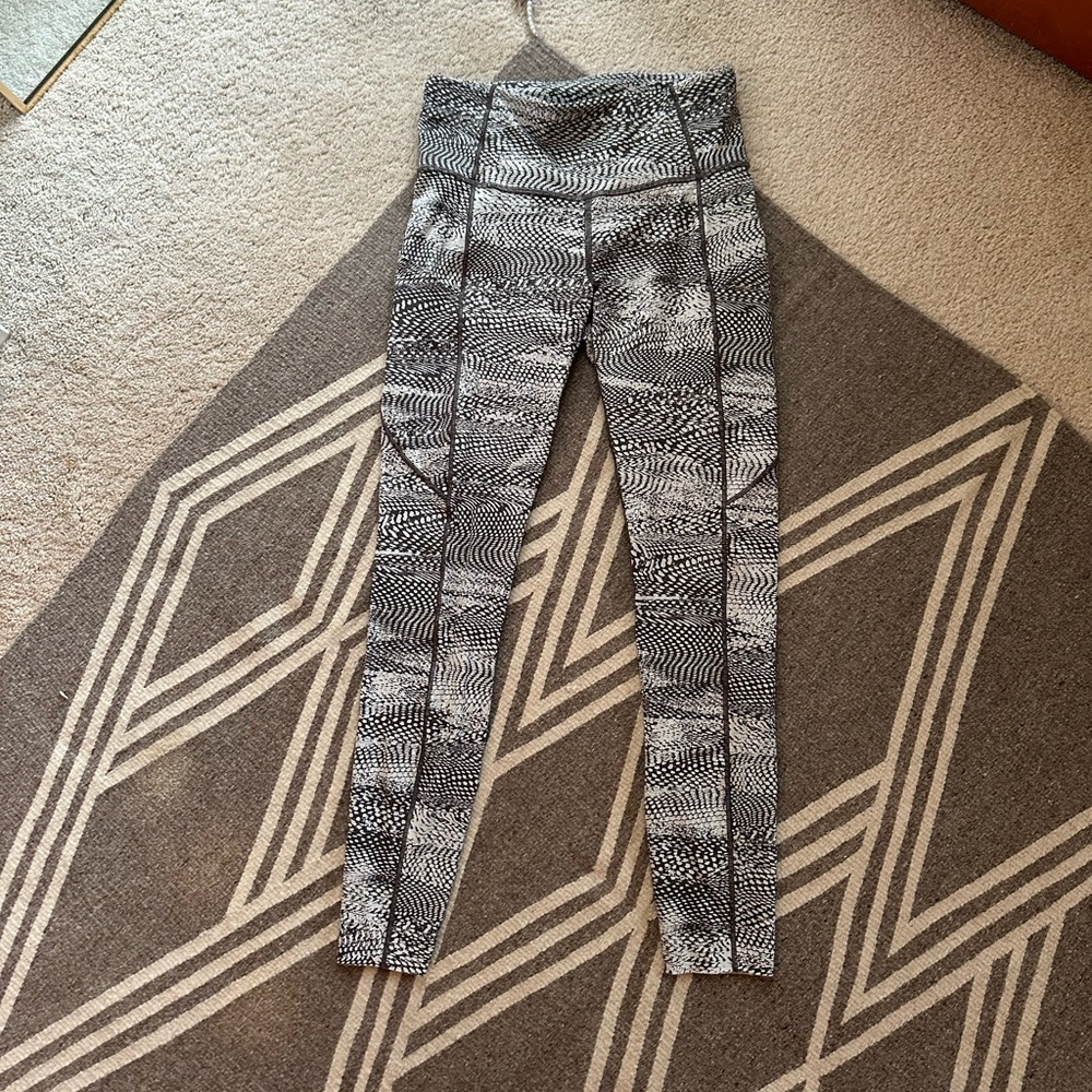 Lululemon Yoga Pants with pockets